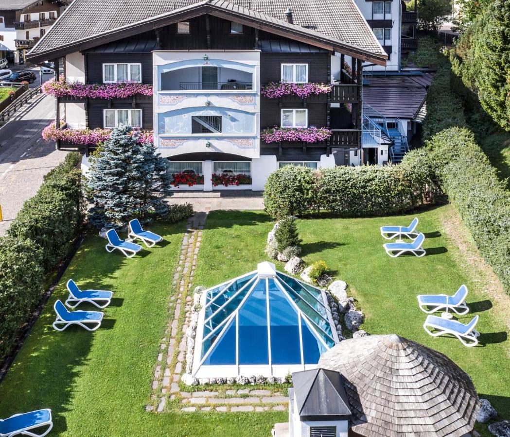 Alpen Hotel Corona Vigo di Fassa Ngoại thất bức ảnh