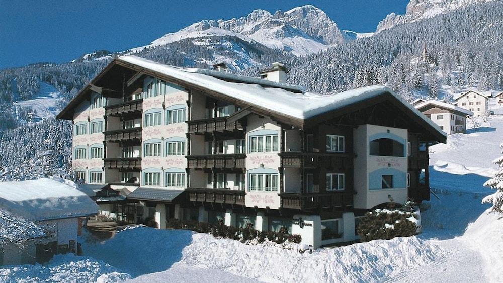 Alpen Hotel Corona Vigo di Fassa Ngoại thất bức ảnh