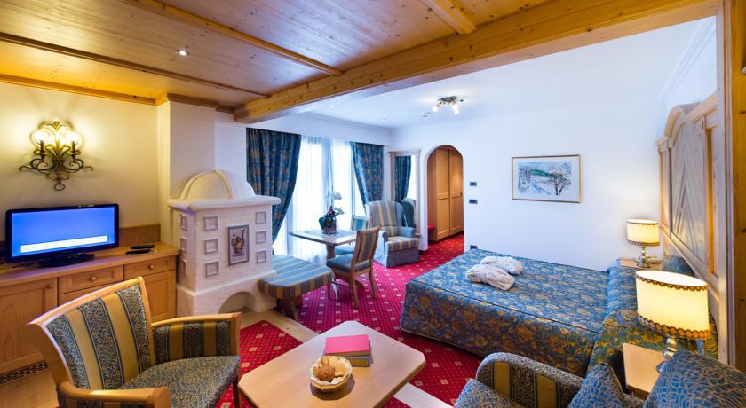 Alpen Hotel Corona Vigo di Fassa Phòng bức ảnh