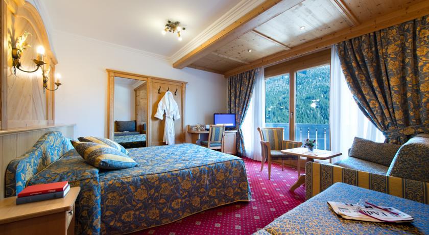 Alpen Hotel Corona Vigo di Fassa Ngoại thất bức ảnh
