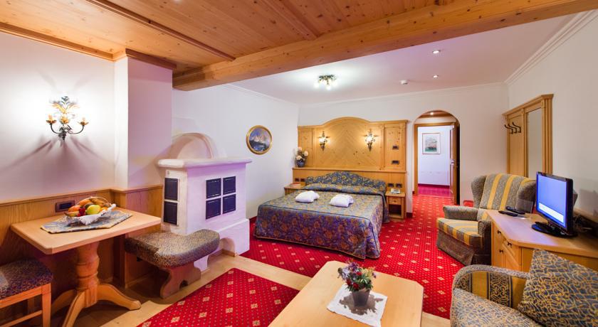 Alpen Hotel Corona Vigo di Fassa Phòng bức ảnh