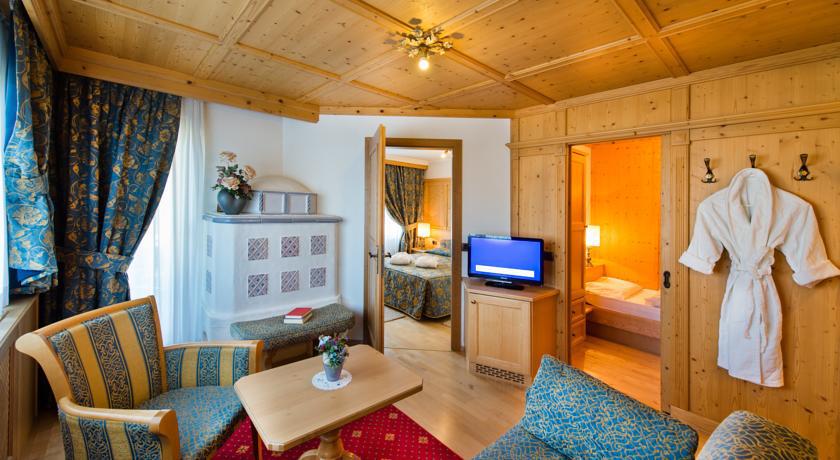 Alpen Hotel Corona Vigo di Fassa Phòng bức ảnh