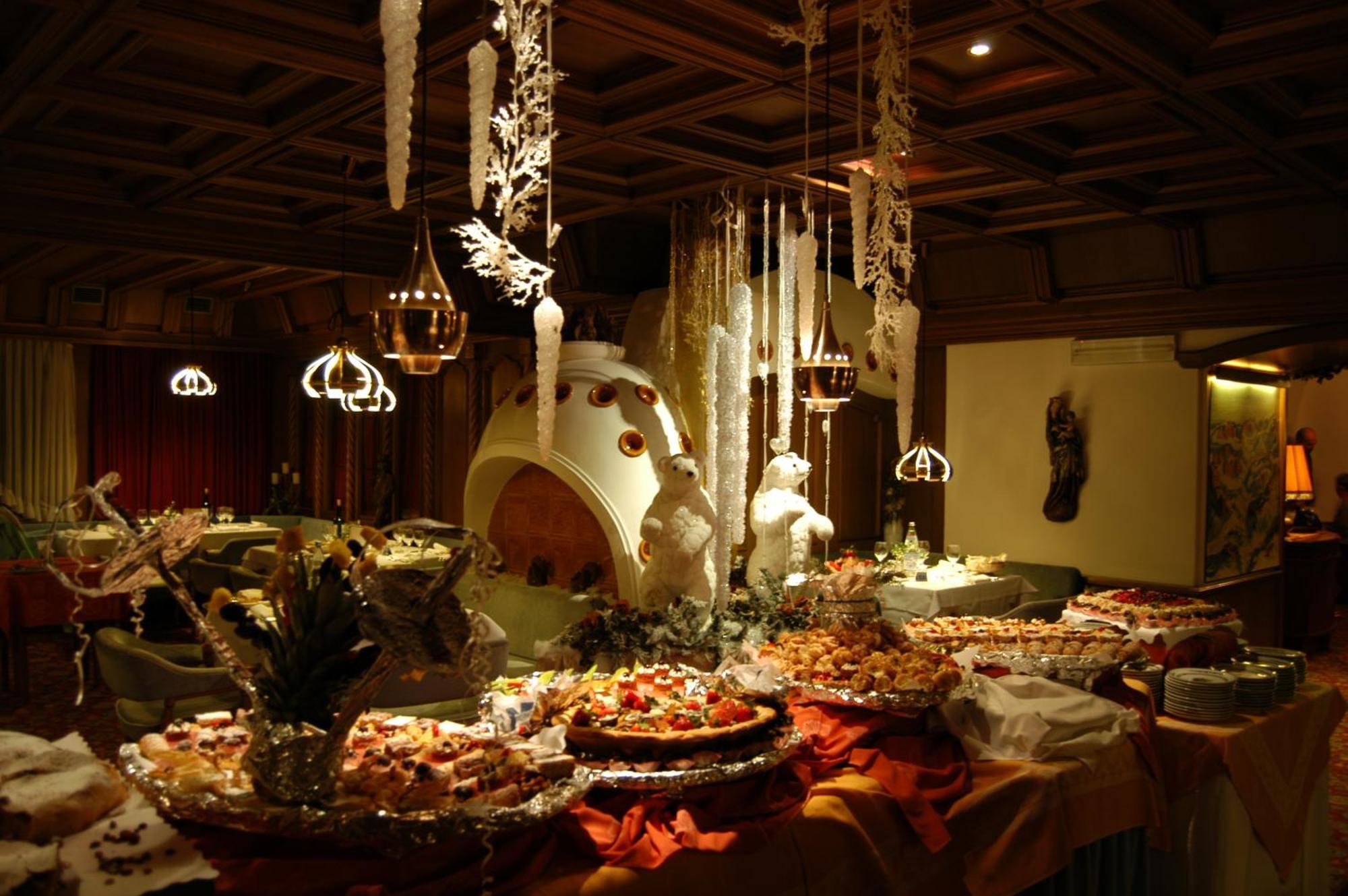 Alpen Hotel Corona Vigo di Fassa Ngoại thất bức ảnh