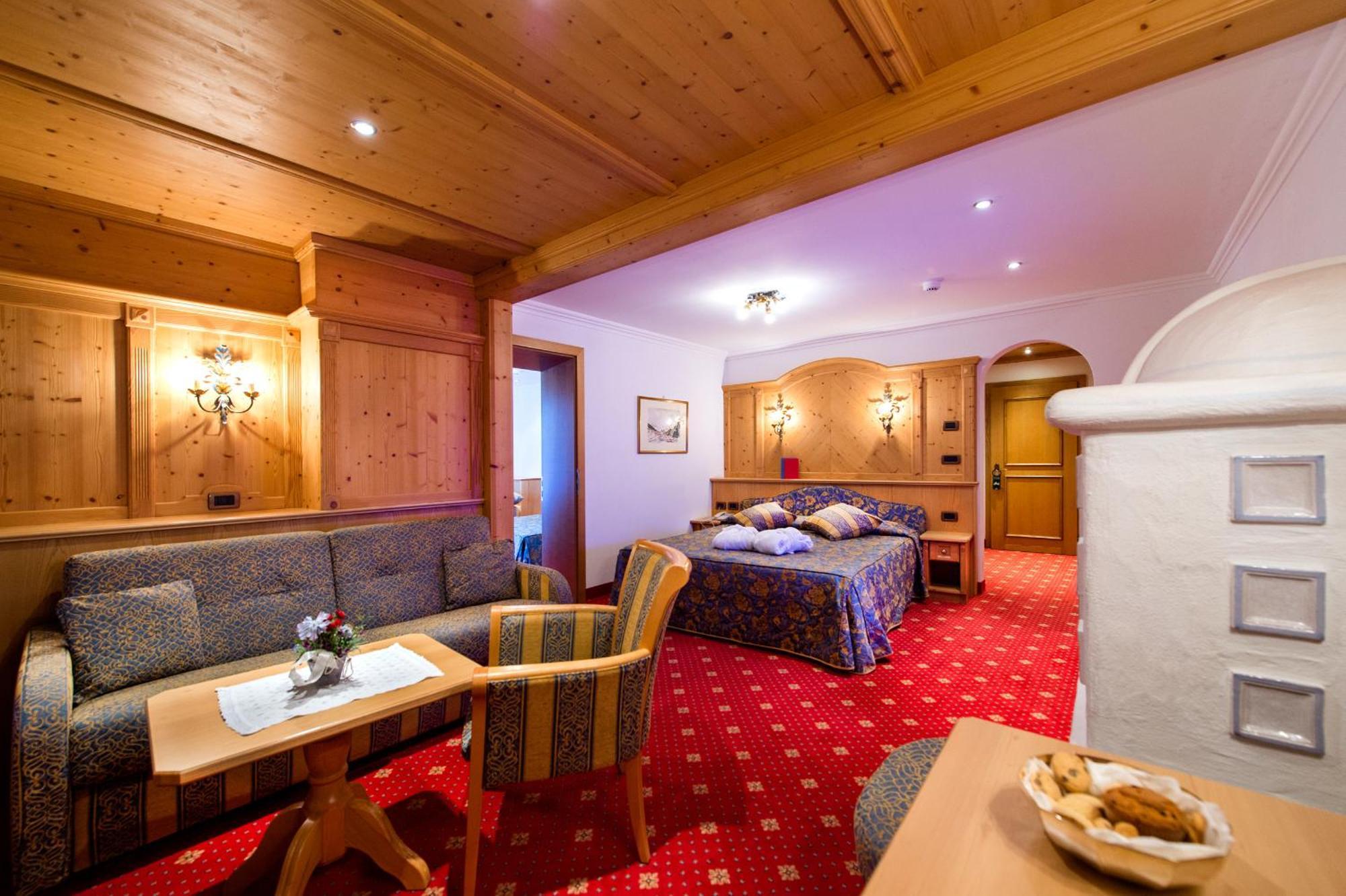 Alpen Hotel Corona Vigo di Fassa Phòng bức ảnh