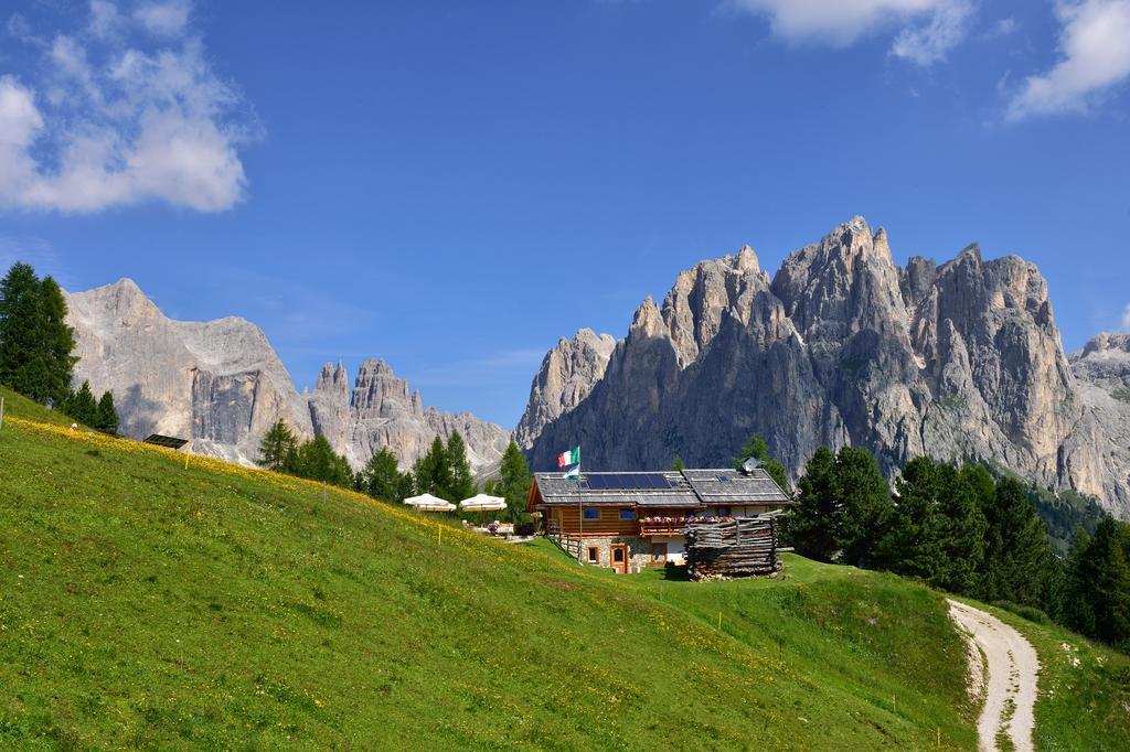Alpen Hotel Corona Vigo di Fassa Ngoại thất bức ảnh