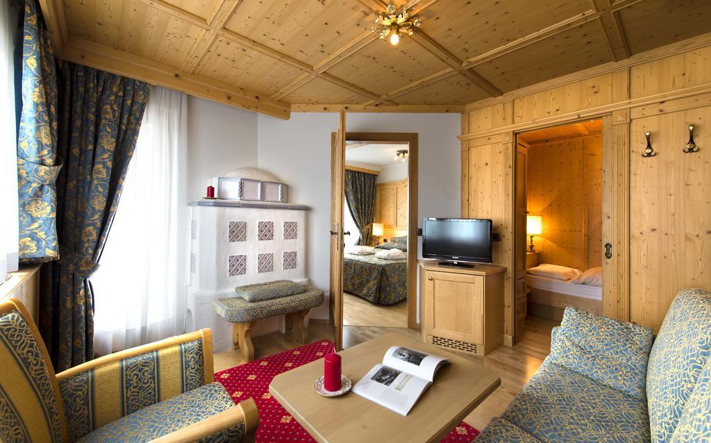 Alpen Hotel Corona Vigo di Fassa Ngoại thất bức ảnh