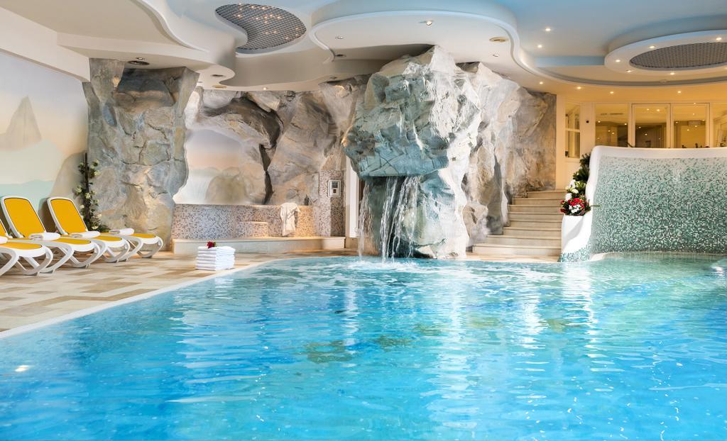 Alpen Hotel Corona Vigo di Fassa Ngoại thất bức ảnh
