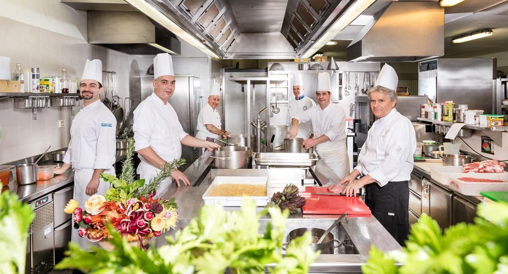 Alpen Hotel Corona Vigo di Fassa Ngoại thất bức ảnh